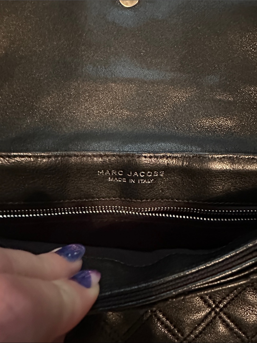 Great condition Marc Jacob’s black soft leather shoulder bag with silver chain - Picture 6 of 15